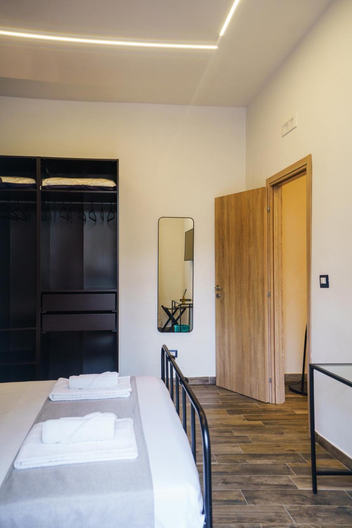 Апартаменты Chiatamone Relais Неаполь Экстерьер фото